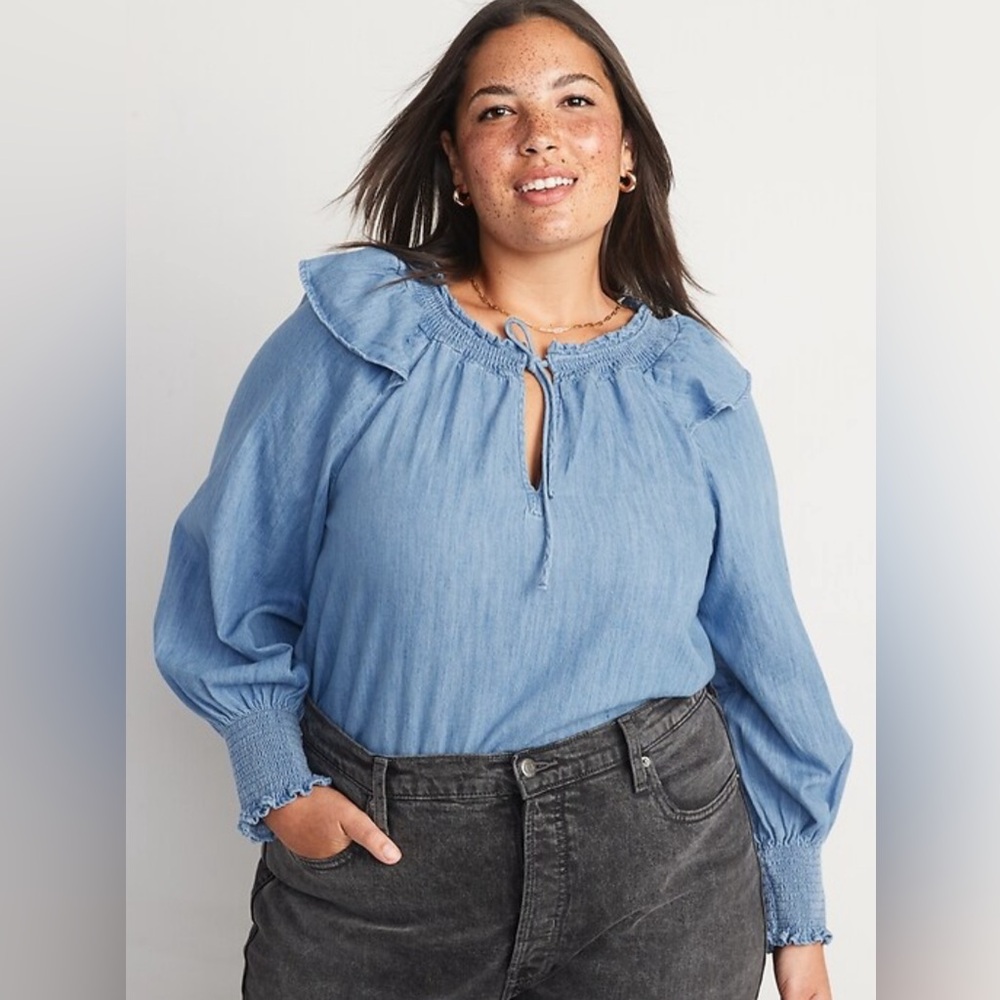 Old Navy Woman’s Plus Size 4X Puff-Sleeve Ruched Jean Ruffle-Trimmed Poet Blouse